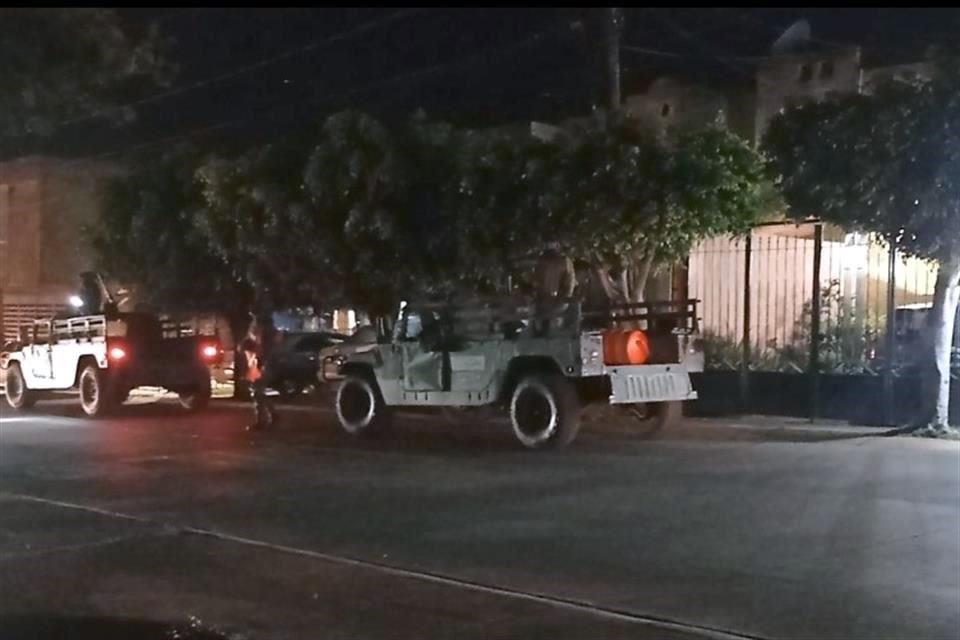 Ninguno de los vecinos reconoció al fallecido y lamentaron la falta de iluminación en la zona, así como de señalamientos.