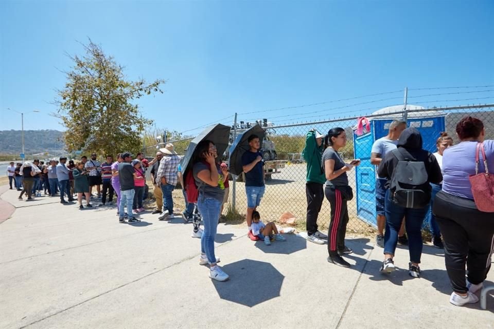 Aspecto general de la venta de boletos para la pelea del 'Canelo'