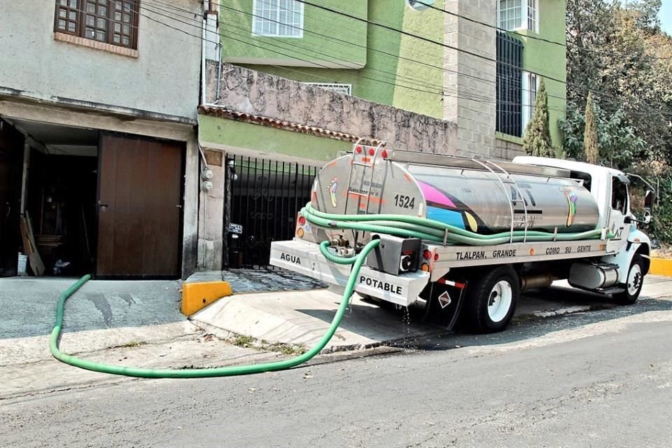 El suministro de agua a través de pipas será gratuito durante marzo, abril y mayo.