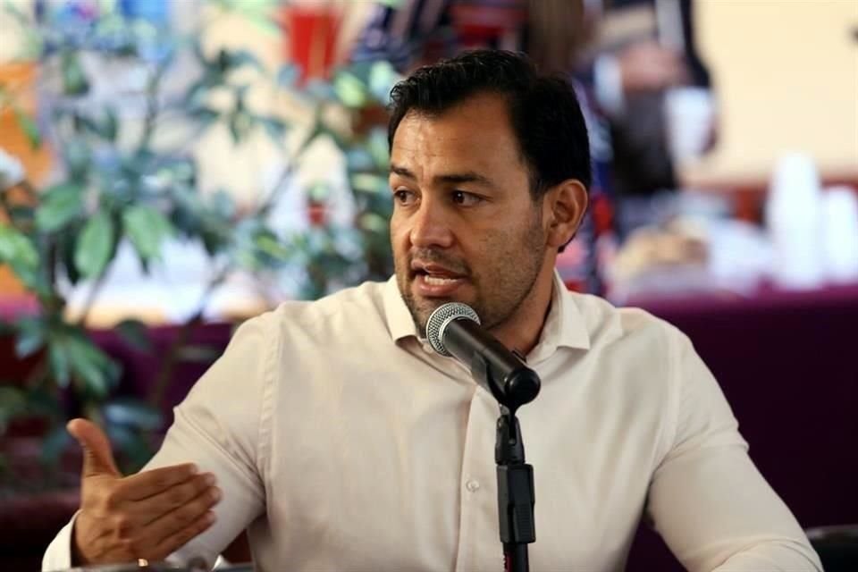 Jonadab Martínez.