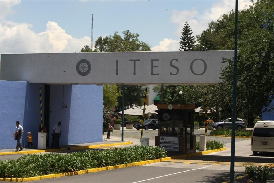 ITESO considera que con la nueva ley, los mimebros del SNI de escuelas particulares se verían afectados.