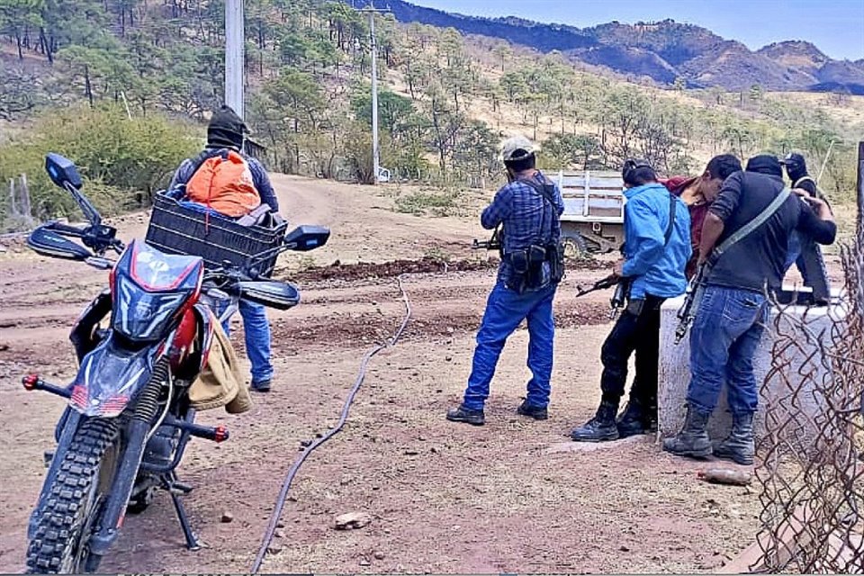 Pobladores de San Miguel Totolapan han decidido en asambleas realizar rondines de vigilancia en la Sierra.