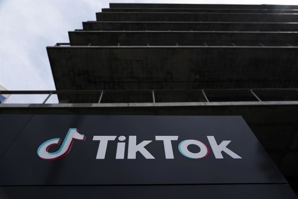 Mientras legisladores de EU advierten por los riesgos de la plataforma TikTok, usuarios defienden su uso.