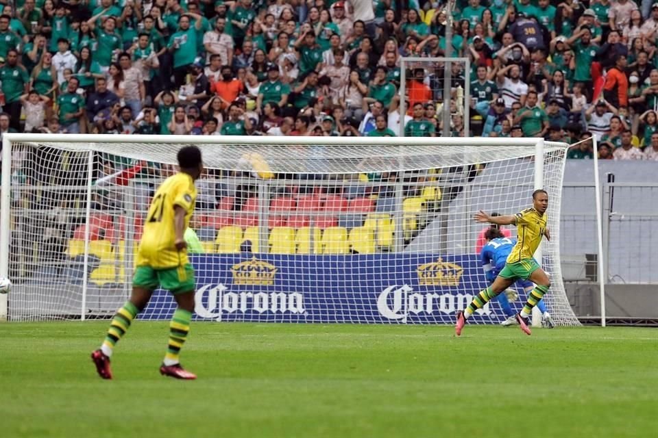 Bobby Reid sacó un impresionante disparo para el 1-0.