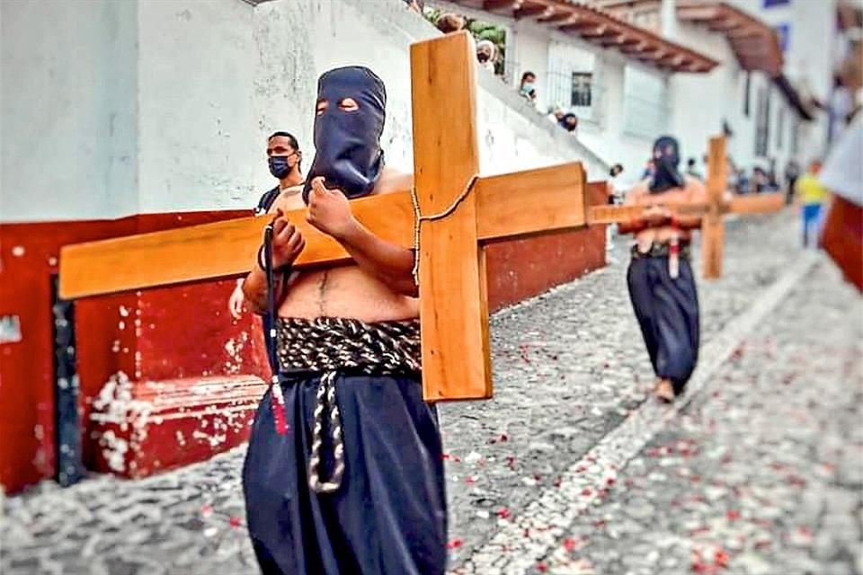 Miembros del crimen organizado están buscando a los participantes del viacrusis en Taxco para extorsionarlos.