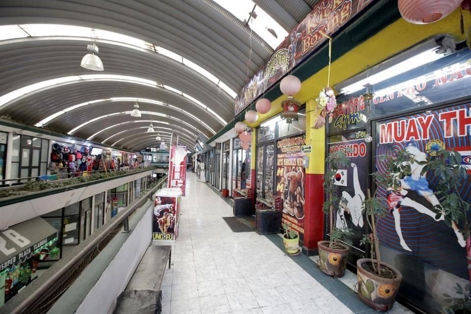 Locatarios de la Plaza Comercial Tláhuac piden apoyos para sus comercios a autoridades de la CDMX.