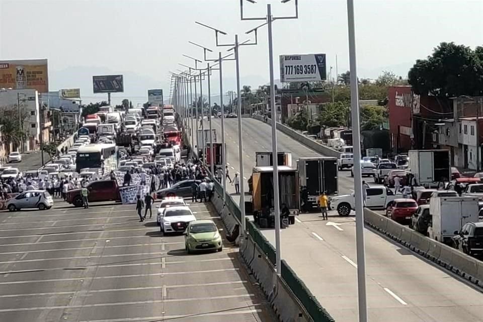 El bloqueo cumplió cuatro horas activo.