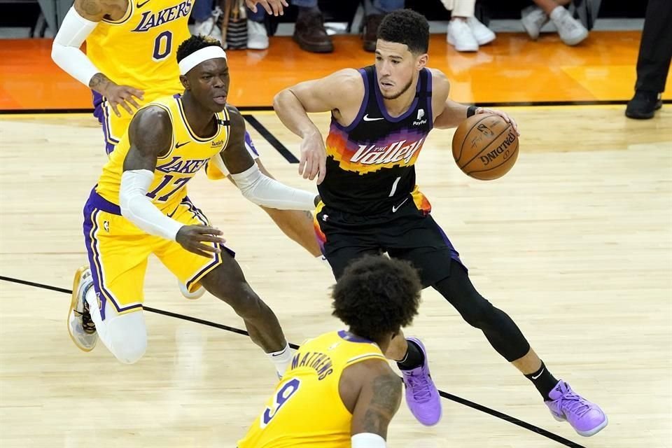 Devin Booker fue de lo mejor en Phoenix.