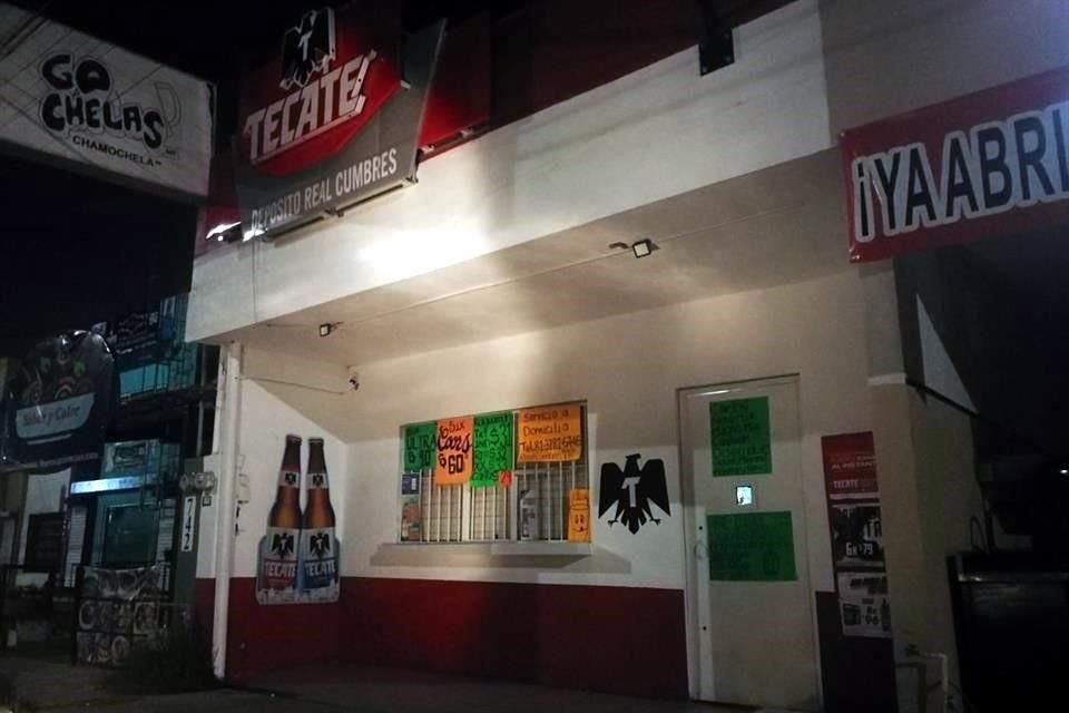 La venta de alcohol quedó restringida desde la medianoche de hoy, por lo que estos establecimientos cerraron para evitar multas.