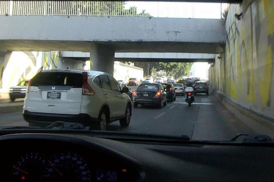 En Av. López Mateos, el auto particular resultó ser el medio de transporte más rápido en hora pico, seguido de cerca por la bicicleta.