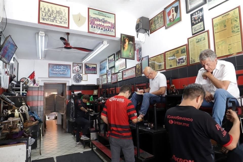 La Bolería Santa Tere se ubica en Pedro Antonio Buzeta 418.