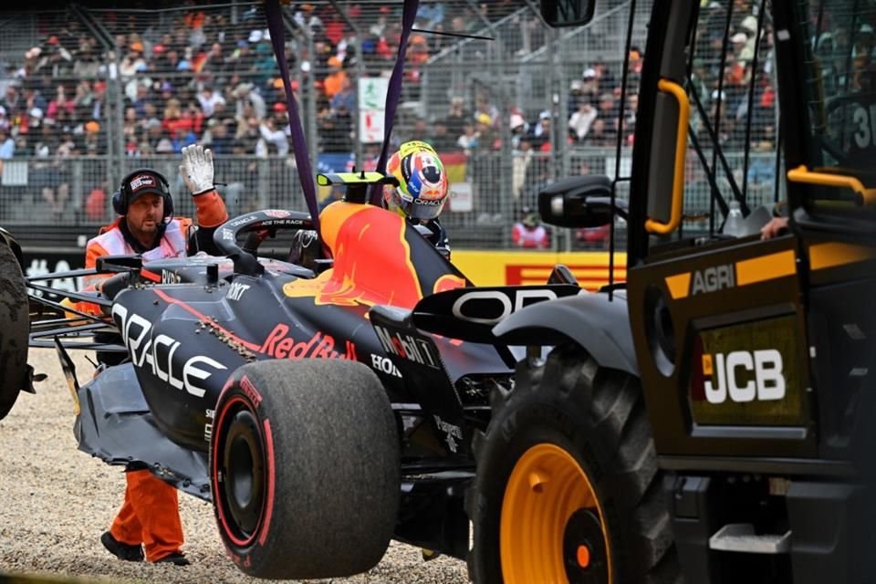 Checo Pérez quedó fuera en la Q1 de la clasificación del GP de Australia tras perder el control de su auto; saldrá último en la carrera.