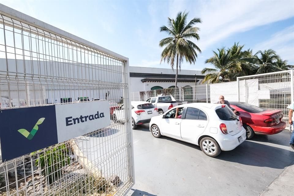 El Gobierno de Jalisco anunció que el Centro de Verificación Responsable localizado en el Bulevar Francisco Medina Ascencio, en Puerto Vallarta, seguirá operando.