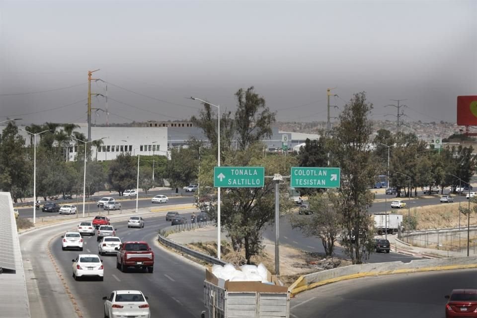 Tras el incendio en El Trapiche - El Polvorín, la mala calidad del aire persiste en la ZMG.