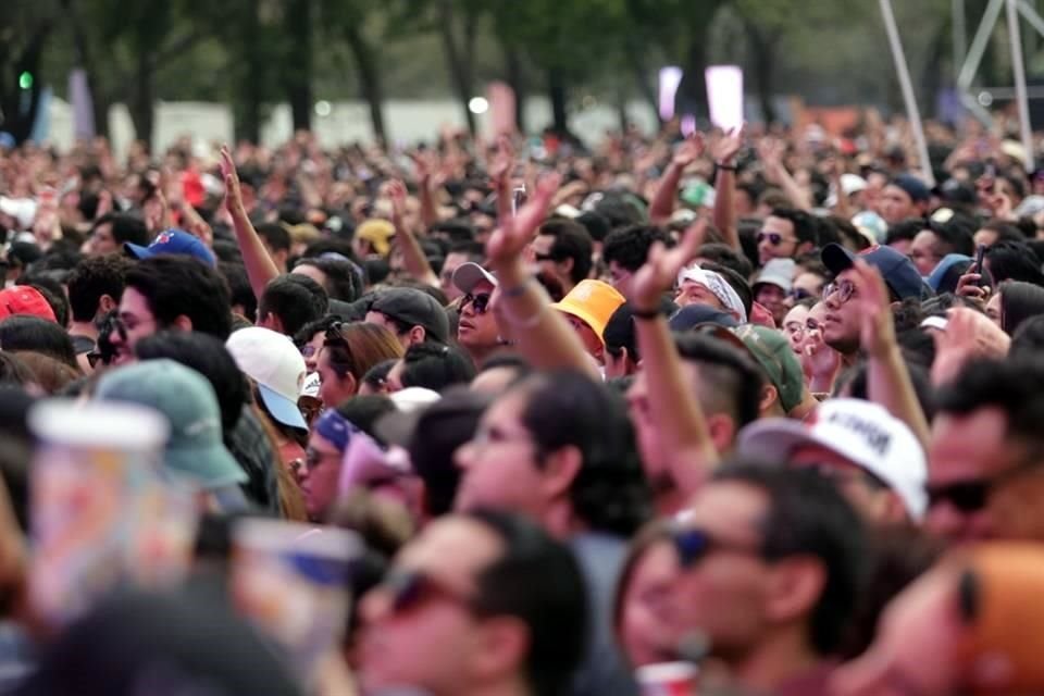 Miles de personas disfrutaron de sus artistas favoritos en el segundo día del festival Pa'l Norte.