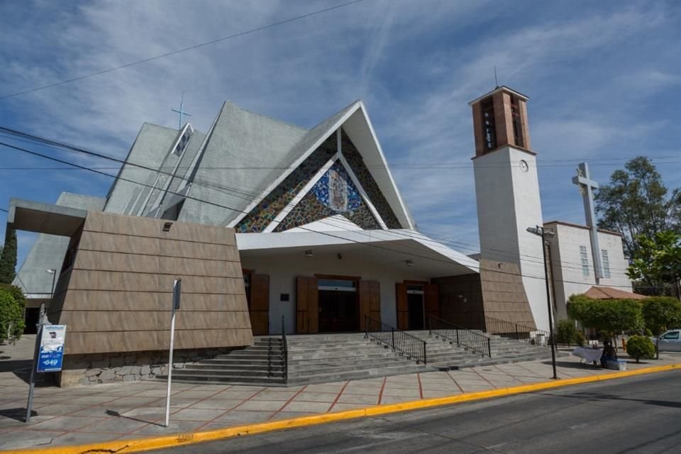 Parroquia de Nuestra Señora de Guadalupe en la calle Tepeyac.