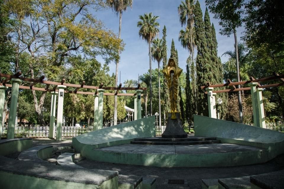 Ágora Sor Juana Inés de la Cruz en la glorieta de la Colonia Chapalita.