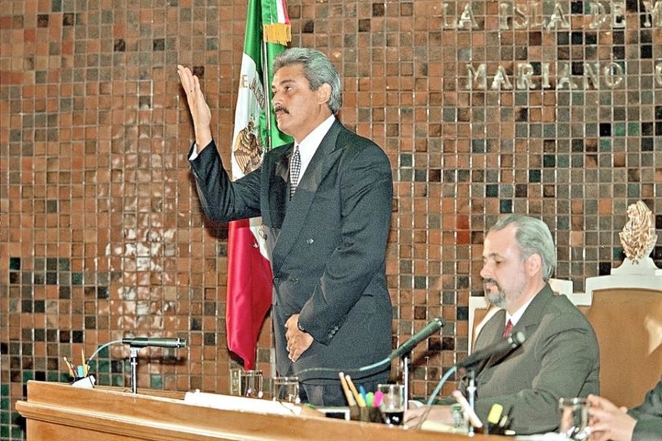 Tuvo diferencias con el Gobernador Alberto Cárdenas.