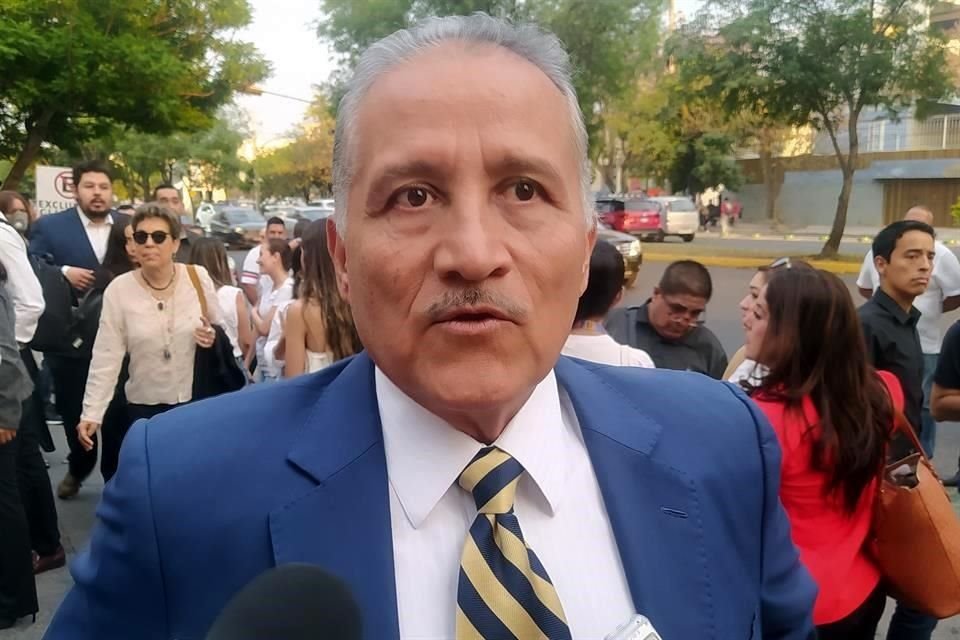 Arturo Zamora, ex Alcalde de Zapopan, también se hizo presente.