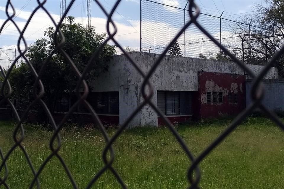 Padres de menores internados en el Tutelar acusaron falta de información en el traslado de los jóvenes a otro centro.