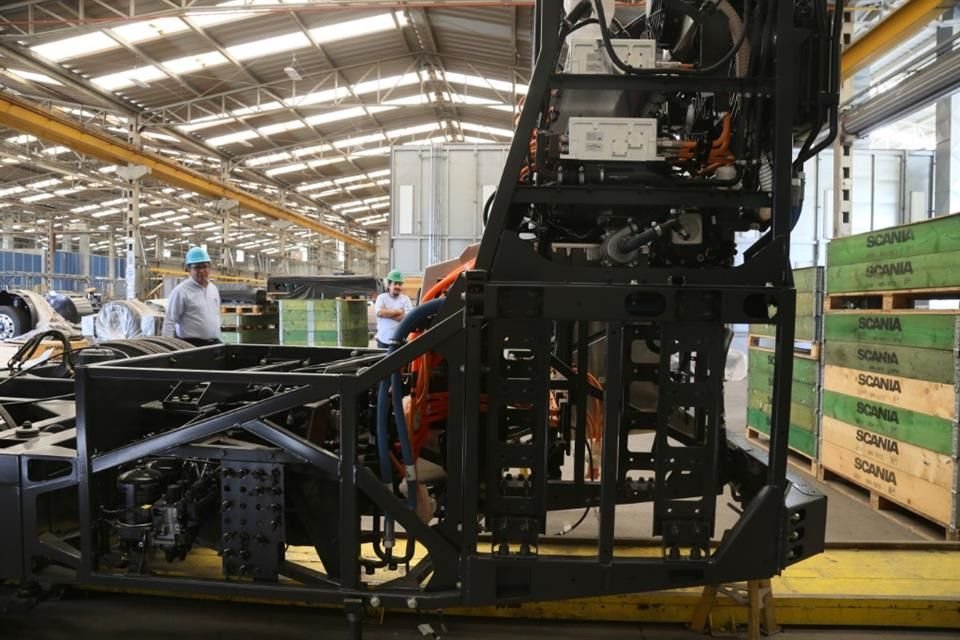 La empresa jalisciense Beccar se creó hace 30 años y comenzó dedicada a la reparación de autobuses.