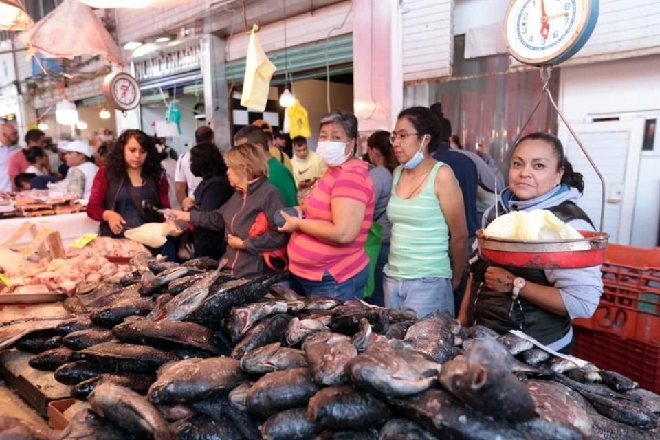 Especialista señala que la falta de agua en un mercado como La Nueva Viga es un problema de salud pública.