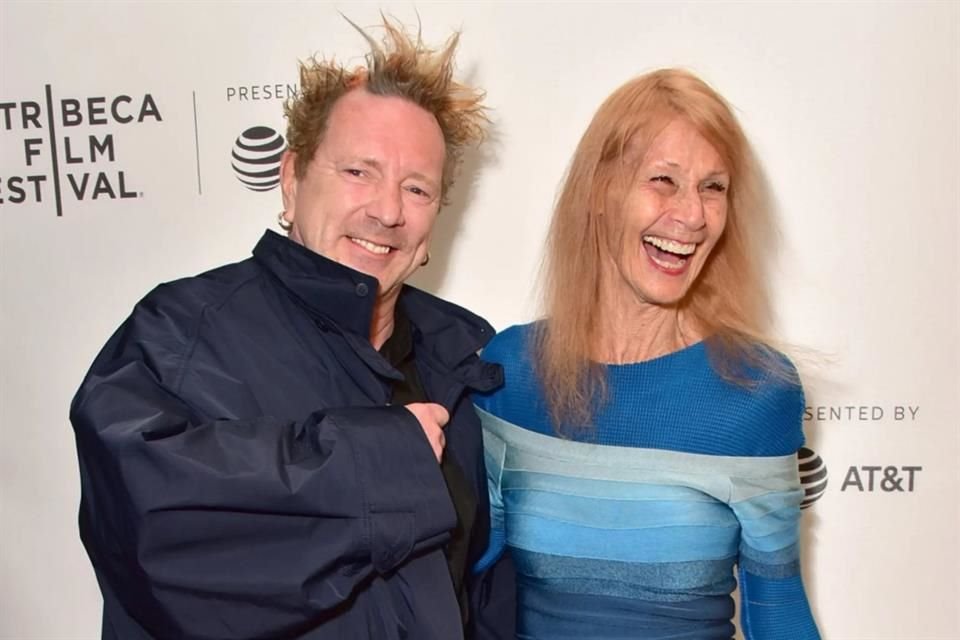 La actriz y modelo Nora Forster, esposa de John Lydon, ex integrante de Sex Pistols a los 80 años luego de tener Alzheimer por 5 años.