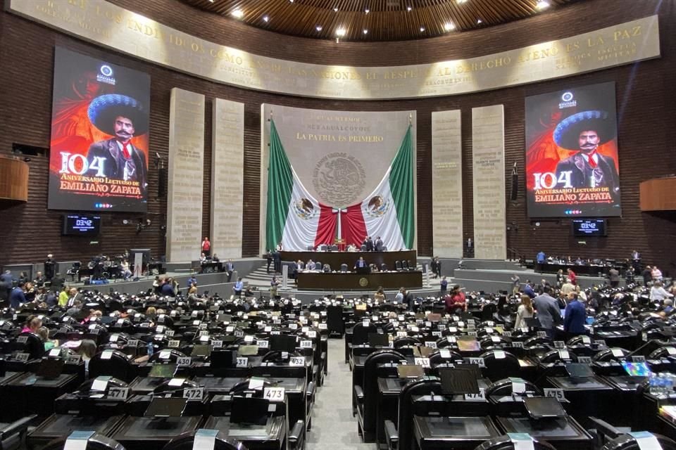 Tras dejar crecer cartera vencida a niveles críticos, AMLO propuso a Cámara de Diputados extinguir Financiera Nacional para el Desarrollo.