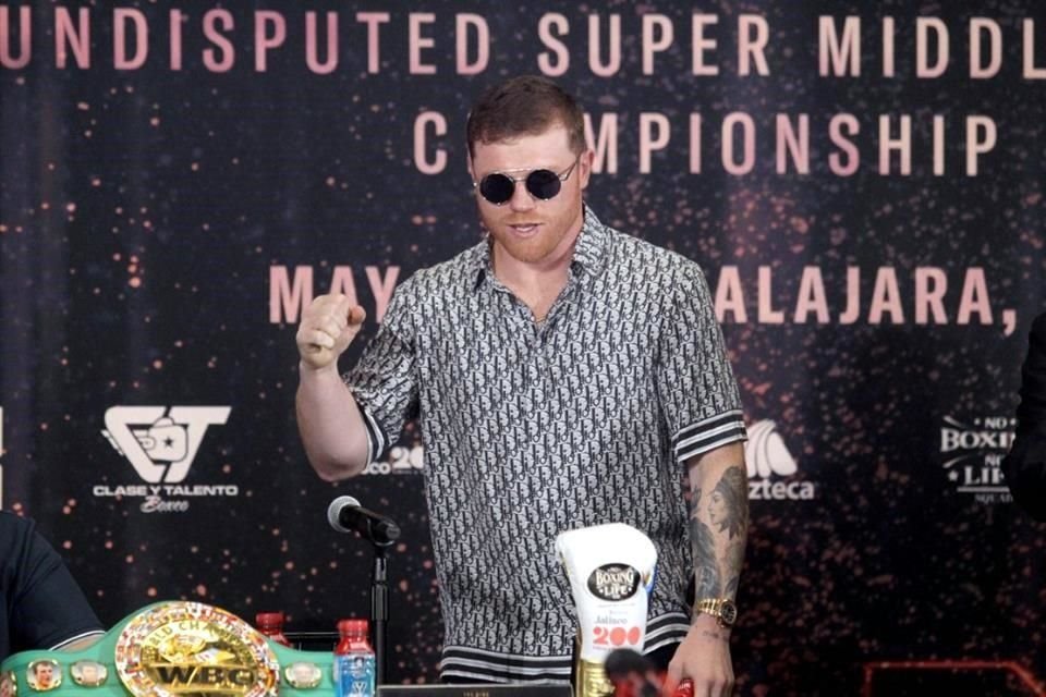 'Canelo' Álvarez durante la presentación de la pelea ante John Ryder.