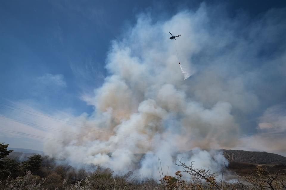 El humo de los incendios forestales no sólo daña la salud de los ciudadanos expuestos, sino que contribuye directamente con el cambio climático.