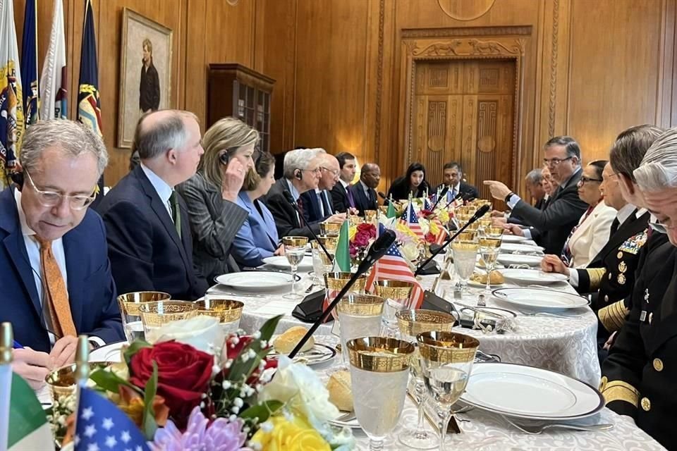 Tras la reunión en la Casa Blanca, se ofreció un almuerzo de trabajo.