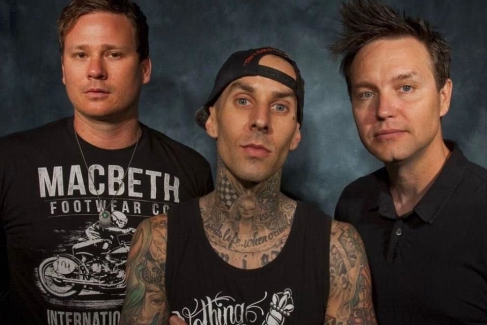 La banda Blink-182 regresará a los escenarios después de la lesión del baterista Travis Barker.