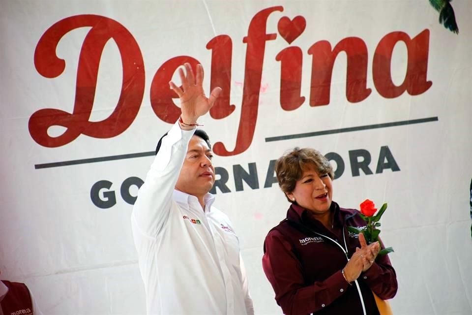 Mario Delgado y Delfina Gómez en mitin en Cocotilán, Edomex.