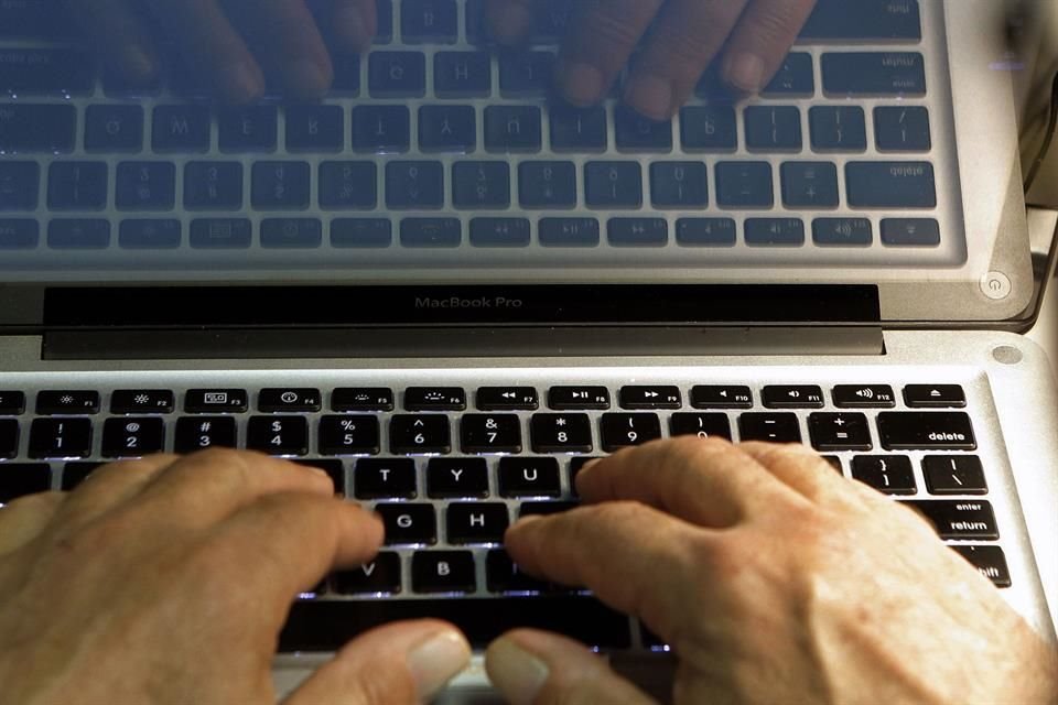El fraude es el delito más frecuente que sufren jaliscienses, rompe récord desde 2021, pero la Fiscalía tiene poco personal para investigar.