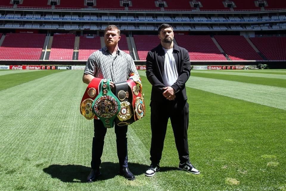 Acusan de discriminación en la entrega de boletos gratuitos para la pelea de Canelo contra Ryder en el Akron.