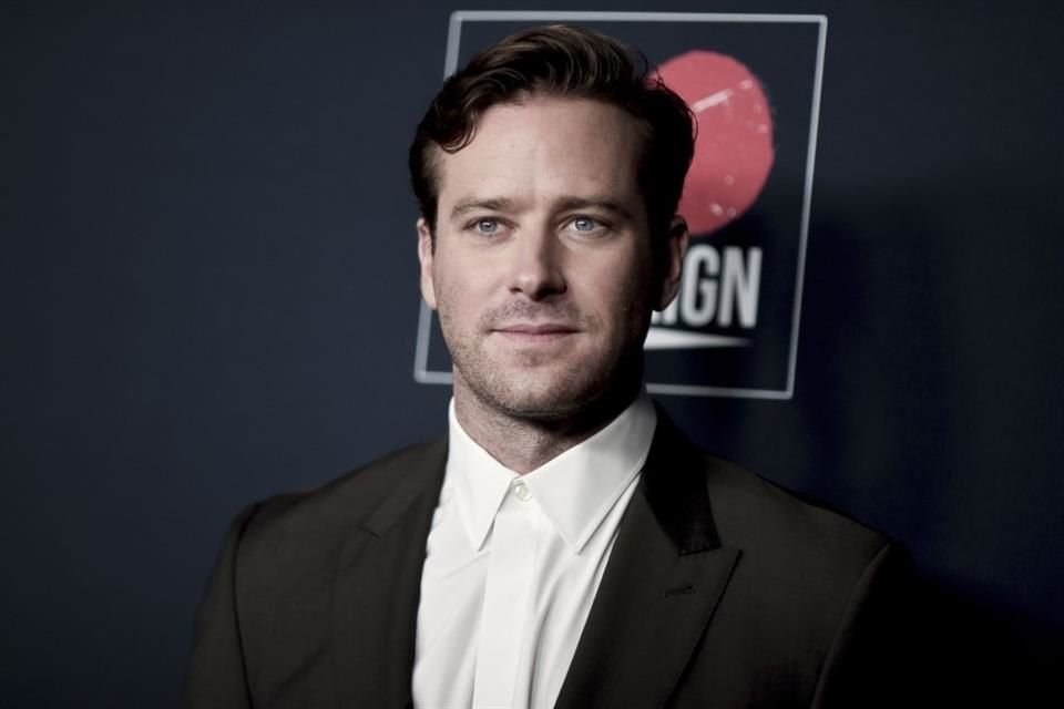 Un caso relacionado a acusaciones contra Armie Hammer, por abuso y violación, se encuentra bajo revisión de un fiscal en Los Ángeles.