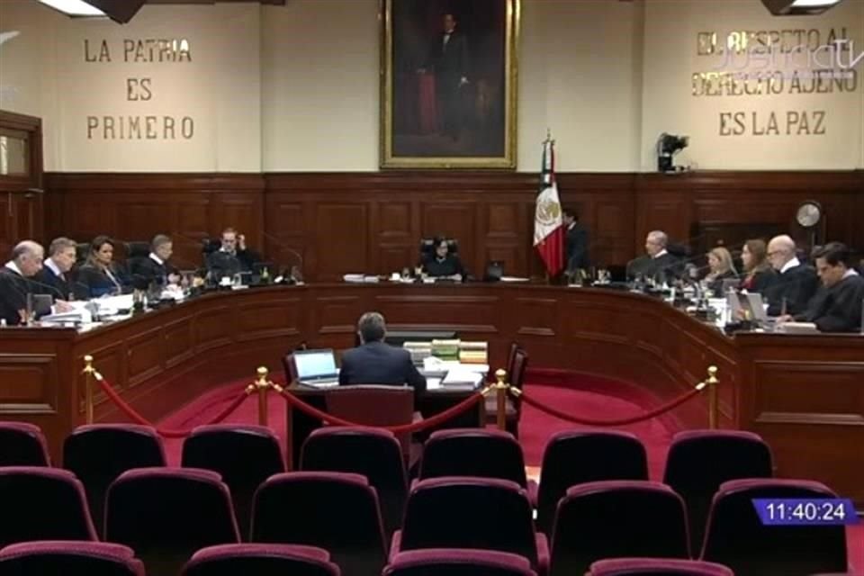 Monreal planteó enjuiciar a Ministros. 