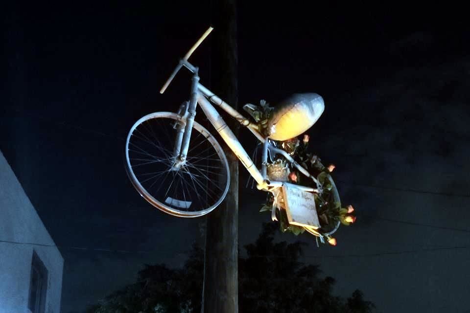 Este viernes, la ciclista Paola Alfaro, murió atropellada por una pipa de gas en la Colonia La Estancia, en el municipio de Zapopan.
