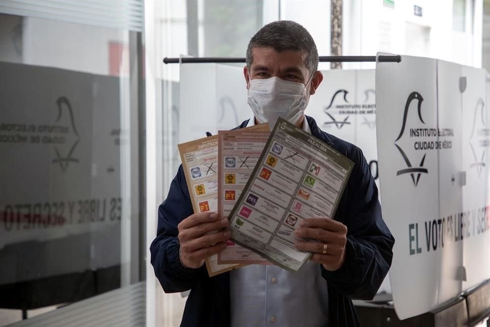 En Miguel Hidalgo, @mauriciotabe arrebató la demarcación al aspirante de Morena y PT, @vromog, quien buscaba la reelección por segundo periodo.