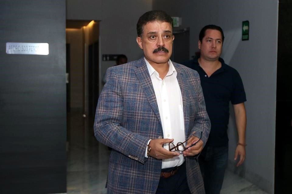 Carlos Lomelí Bolaños, candidato a la Presidencia Municipal de Guadalajara, 'desapareció' de la escena pública desde el domingo por la noche.