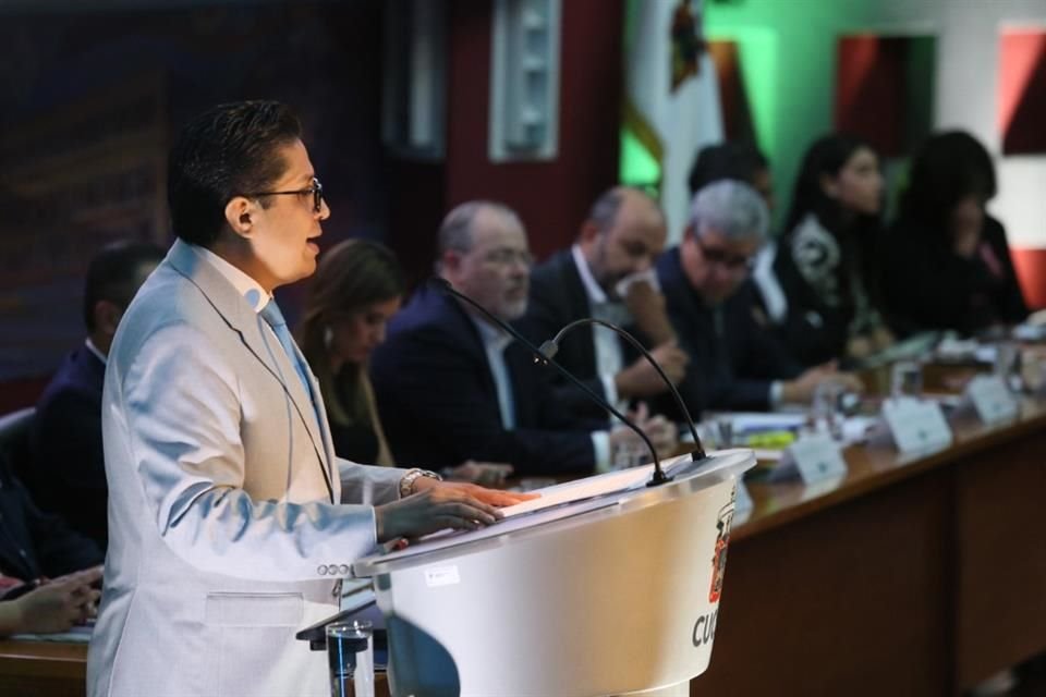 José Francisco Muñoz Valle, Rector del CUCS, en su cuarto informe de actividades.