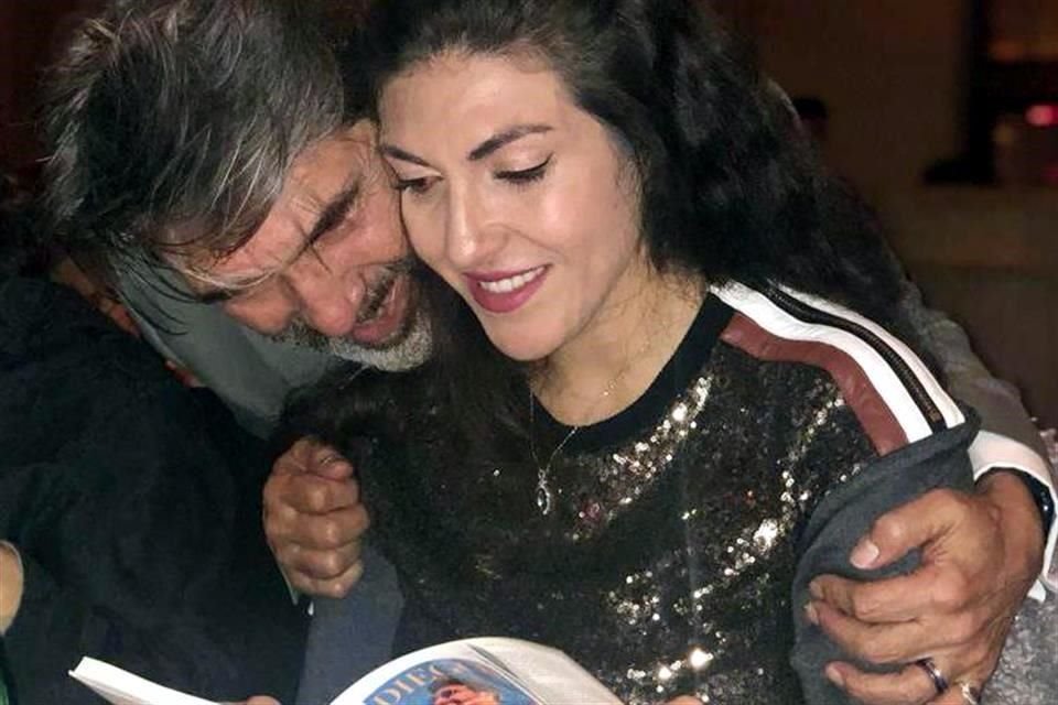 Por momentos, Ana Victoria llega a olvidar fugazmente que su padre, Diego Verdaguer, falleció.