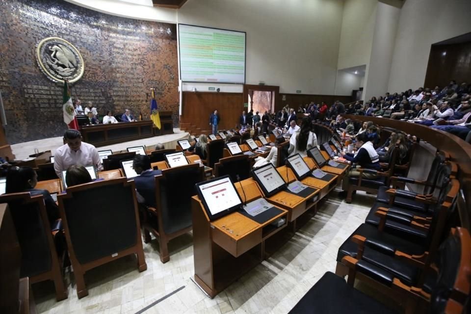 El Gobernador Enrique Alfaro solicitó autorización de los diputados para poder llevar a cabo la donación del inmueble mediante una iniciativa mandada al Congreso.