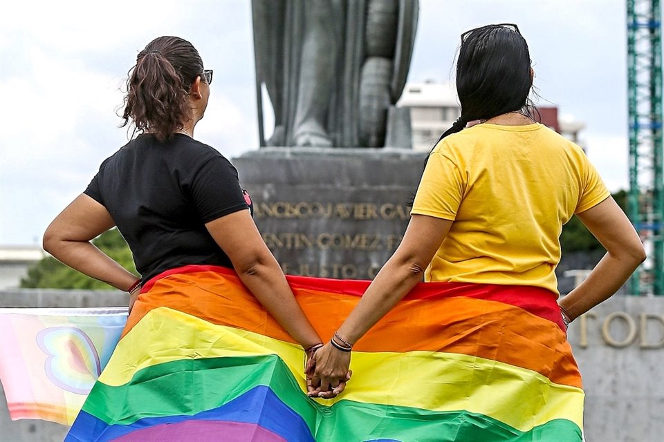 Acusan que en al menos 25 casos, a parejas de mujeres lesbianas les han negado la inscripción de sus hijos en el Registro Civil. 