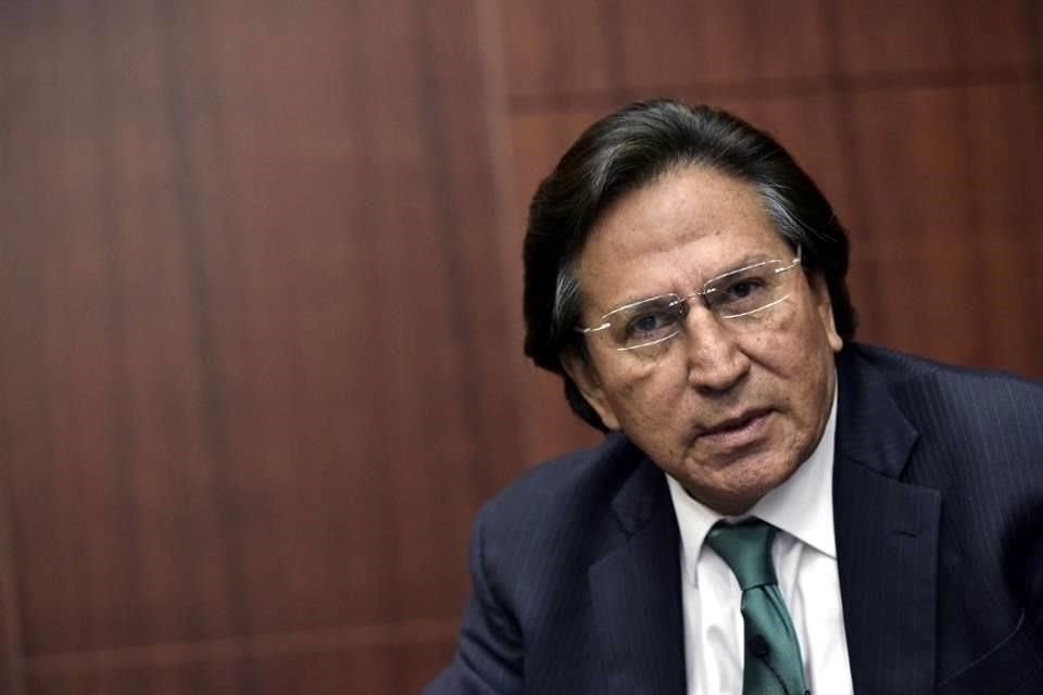 El ex Presidente Alejandro Toledo se entregó en EU para comenzar su proceso de extradición a Perú.