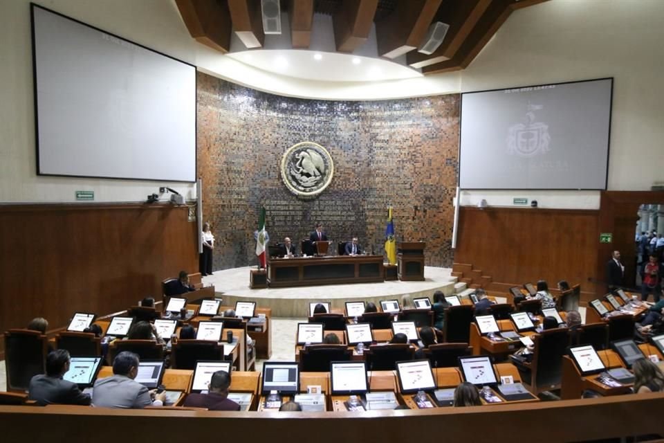 Buscan simplificar, facilitar y agilizar los actos, comunicaciones y procedimientos administrativos al interior del Legislativo.