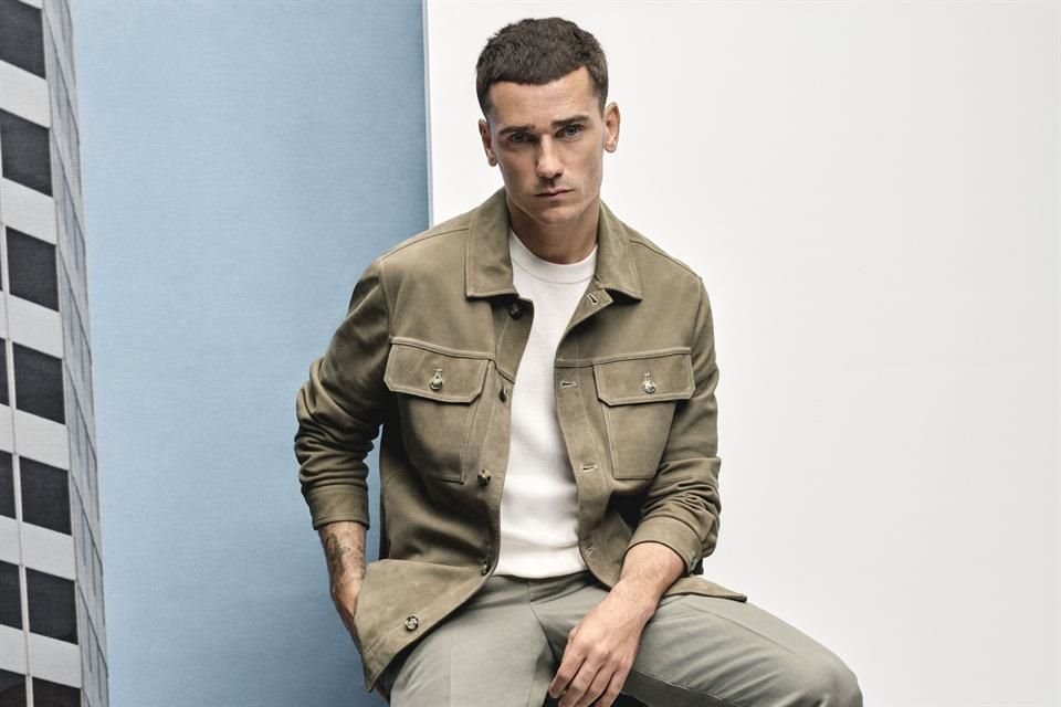 El futbolista Antoine Griezmann es el rostro de la nueva campaña de Mango Man con motivo a la colección Primavera/Verano 2023.