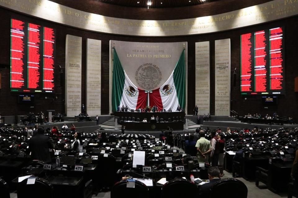 AMLO instó a votar por su proyecto en 2024, para lograr que mayoría parlamentaria le diseñe Constitución a modo en el cierre de su gestión.