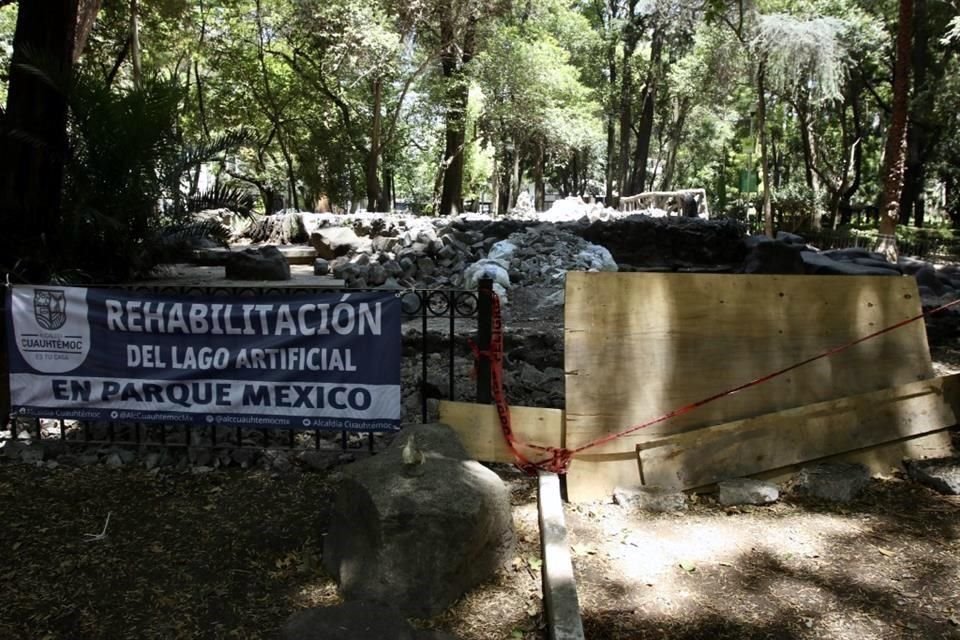 Pese al anuncio de rehabilitación en el lago del Parque México los vecinos desconocen el proyecto.