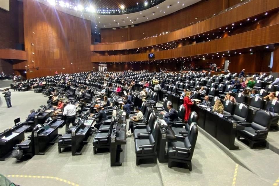 Diputados aprobaron en lo general y particular -salvo artículos reservados- la Ley General en materia de Humanidades, Ciencias, Tecnologías e Innovación.